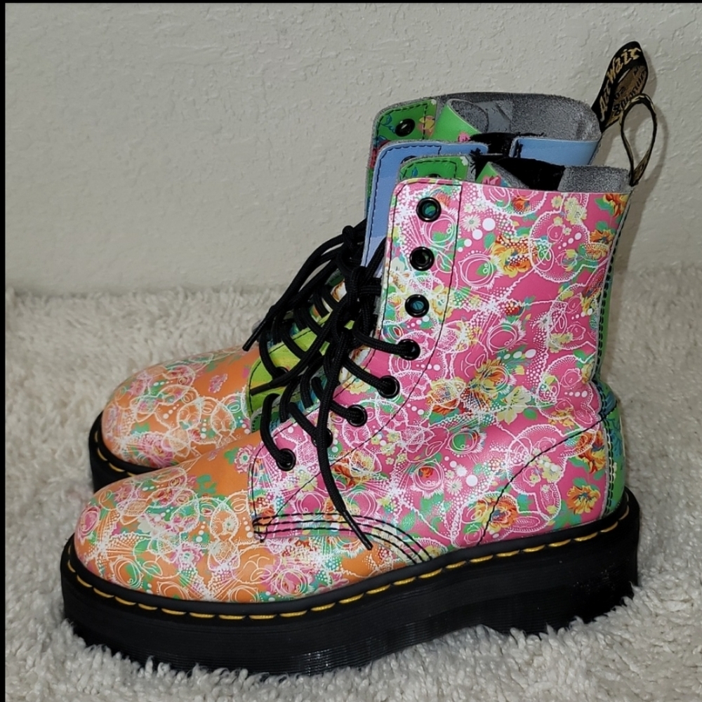 Dr. Martens Jadon Daze Size 7